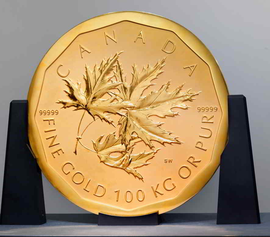 The world's gold. Монета Золотая. Самая крупная Золотая монета в мире. Самая тяжелая Золотая монета в мире. Самая большая монета.
