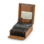 ENIGMA I, Chiffriermaschine (CH.11a), Berlin 1944, erzielter Preis € 130.000