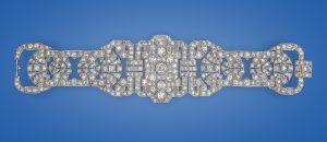  Art Déco Bandeau-Diamantdiadem aus altem europäischen Adelsbesitz, zus. ca. 30 ct, Platin 950, sowohl als Brosche als auch als Armband tragbar, Arbeit um 1920/30 Schätzwert € 60.000 – 100.000 Auktion Juwelen, 29. November 2021