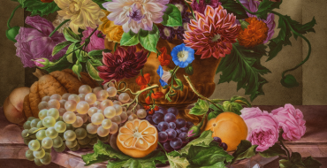 Pauline von Koudelka-Schmerling Großes Blumenstück in einer griechischen Vase mit Öllampe, 1836 Öl auf Holz, 68 x 54,5 cm