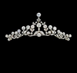 Diamant-Diadem aus altem europäischen Adelsbesitz zus. ca. 20 ct, Arbeit um 1900, Schätzwert € 40.000 – 70.000