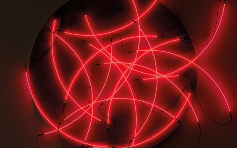 François Morellet, Lunatique neonly - 16 quarts de cercle n°5, 2005, Leinwand auf Holz aufgespannt mit Neon, 212 x 245 cm (gesamt), Schätzwert € 80.000 – 120.000