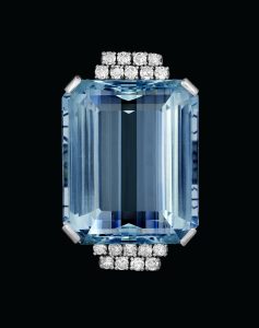 Aquamarin-Ring ca. 85 ct Brillanten zus. ca. 1,25 ct Schätzwert € 6.000 – 8.000