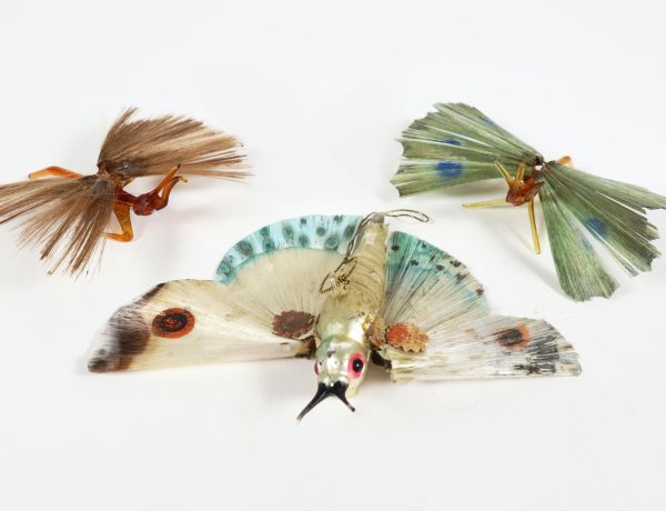 3 Schmetterlinge mit Glasseidenflügel, tlw. bemalt, Lauscha, 1920er Jahre, Startpreis € 90