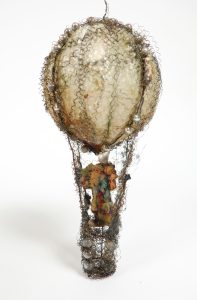 ballon-christbaumschmuck-1-weltkrieg-9836798 Ballon, filigrane Drahtarbeit, beglimmte Glaskugel, Oblaten-Weihnachtsmann, 1. Weltkrieg, Startpreis € 850